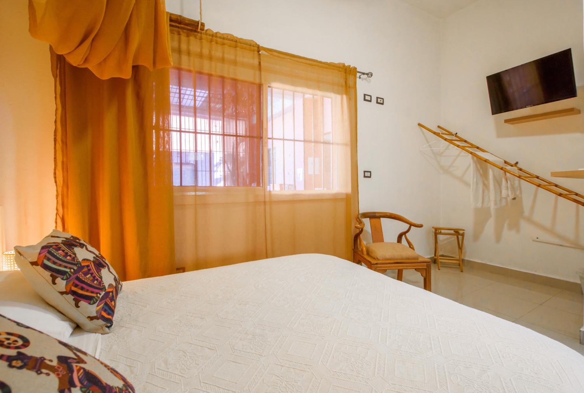 Hostal Mama Mambo - Zona Colonial サントドミンゴ エクステリア 写真